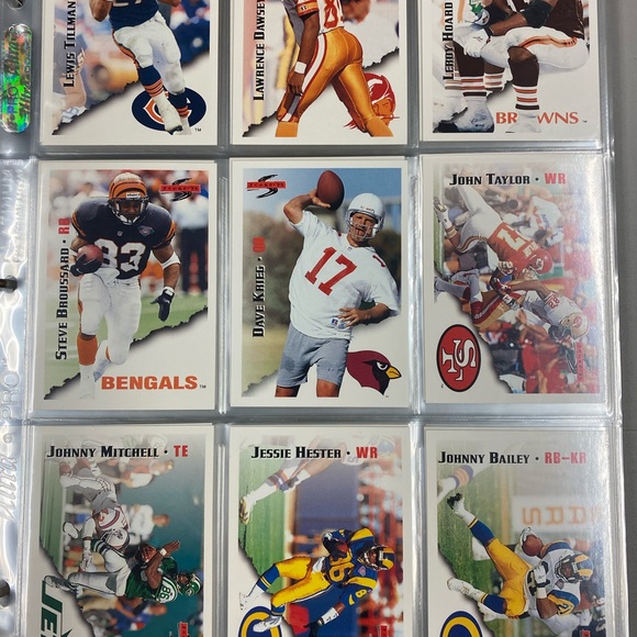 1995 Score NFL Football Trading Cards In binder - Picture 7 of 8